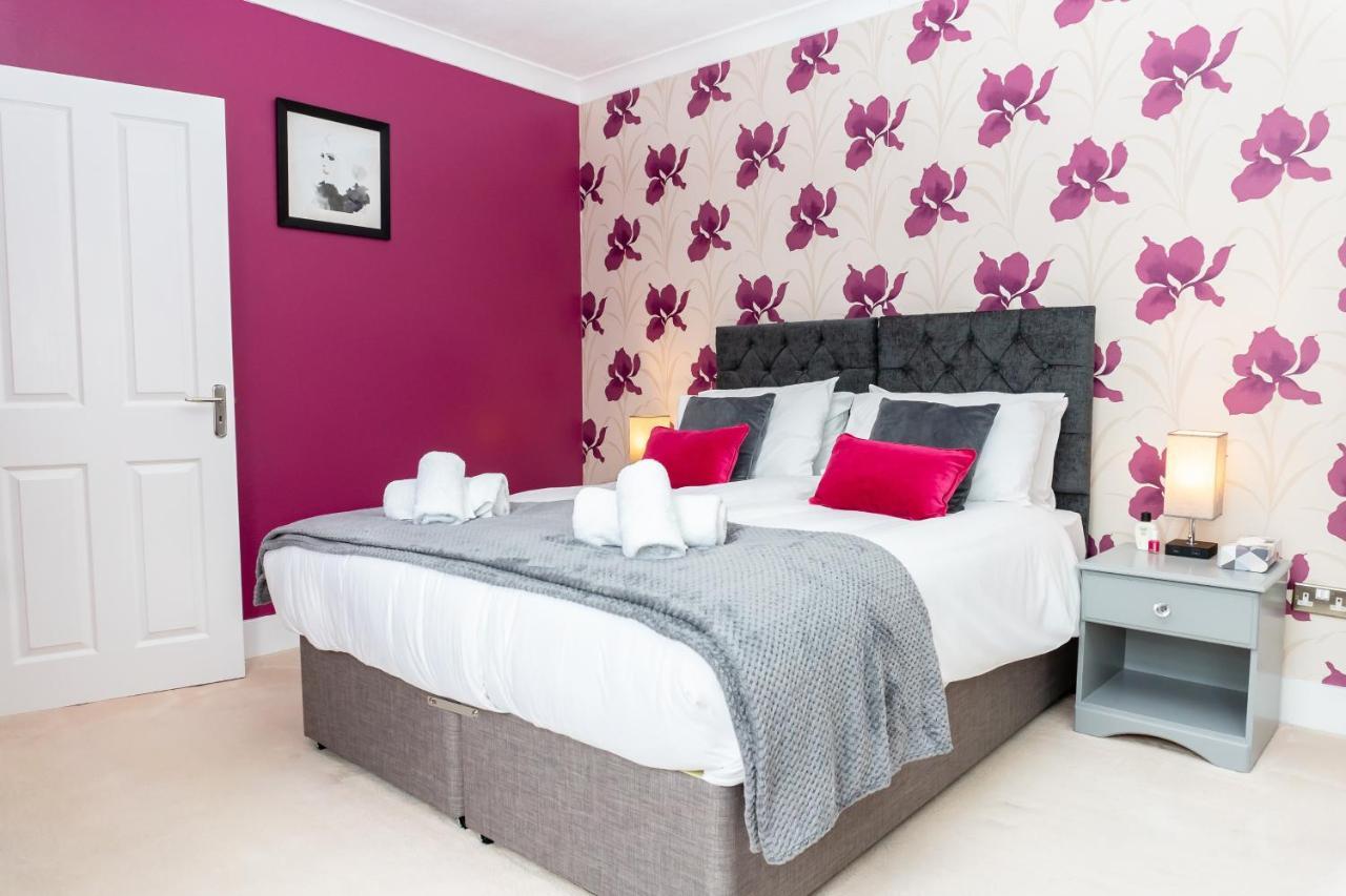 Red Cherry House Уотфорд Экстерьер фото